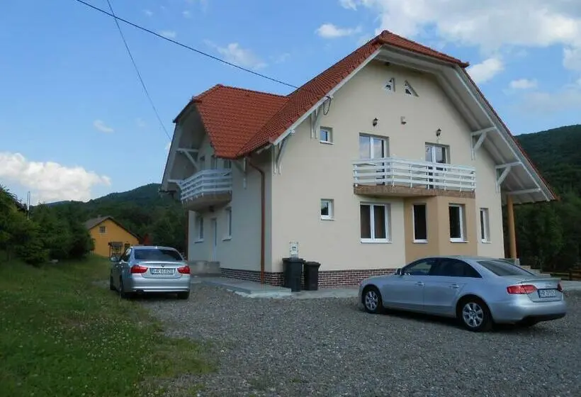 ファミリールーム, Halasto Pension