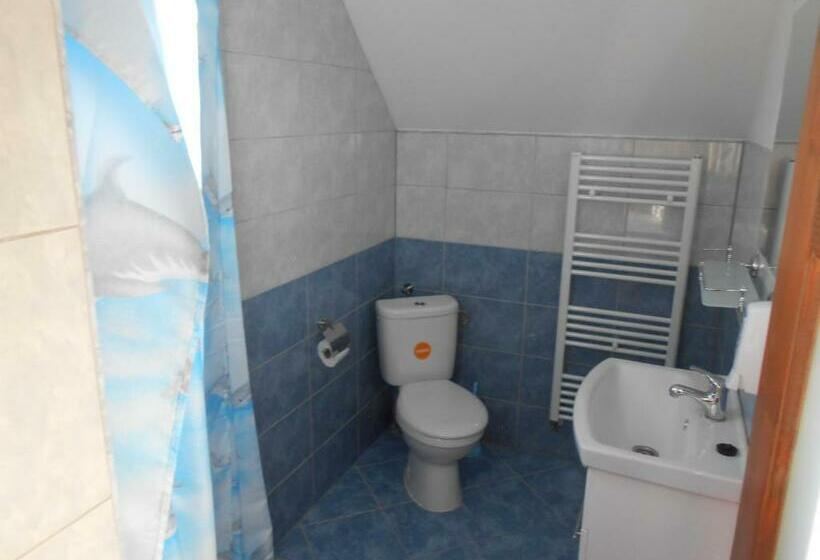 패밀리 룸, Halasto Pension