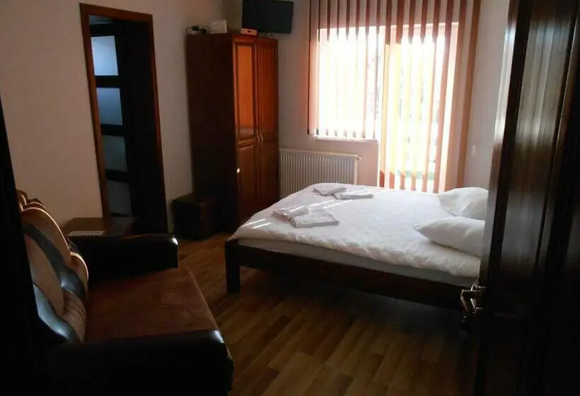 ファミリールーム, Halasto Pension