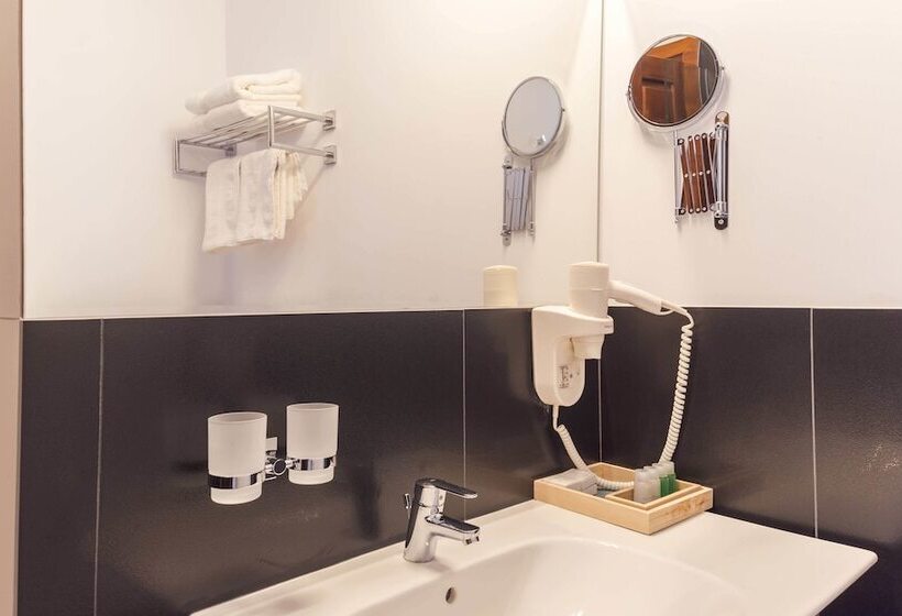 חדר סופריור, Antler