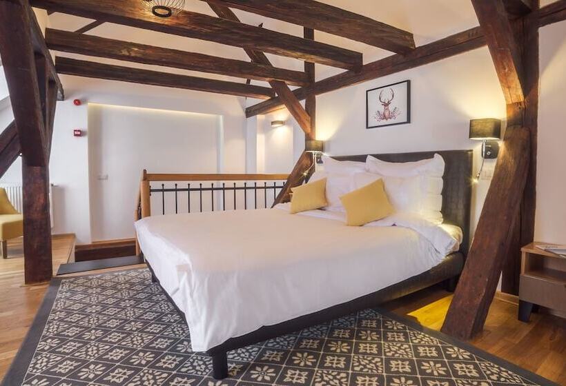 חדר סופריור, Antler