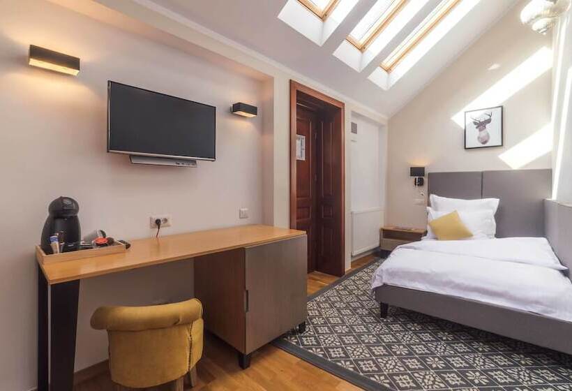 חדר אקונומי יחיד, Antler