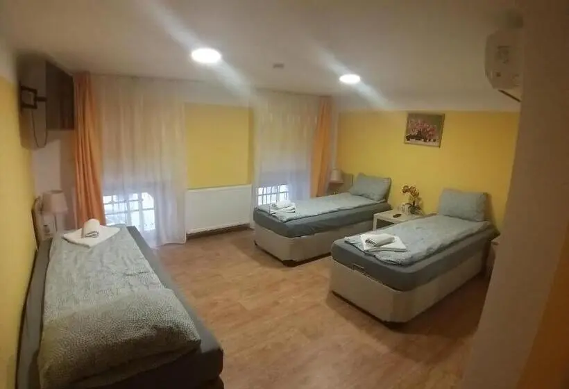 スタンダードトリプルルーム, Deniz Guesthouse