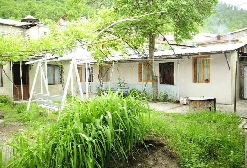 اتاق استاندارد چهار تخته, Guest House Fridon