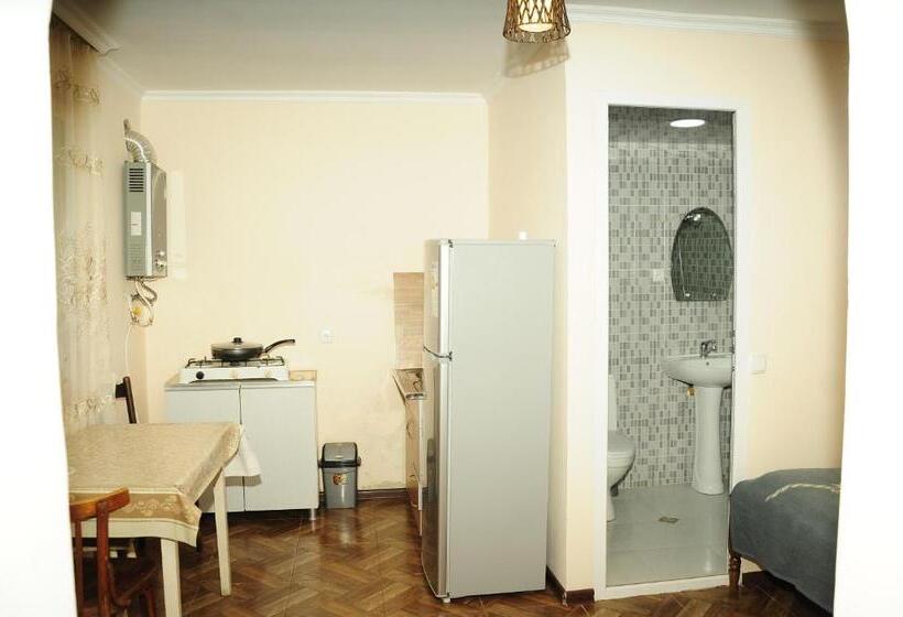 اتاق استاندارد چهار تخته, Guest House Fridon