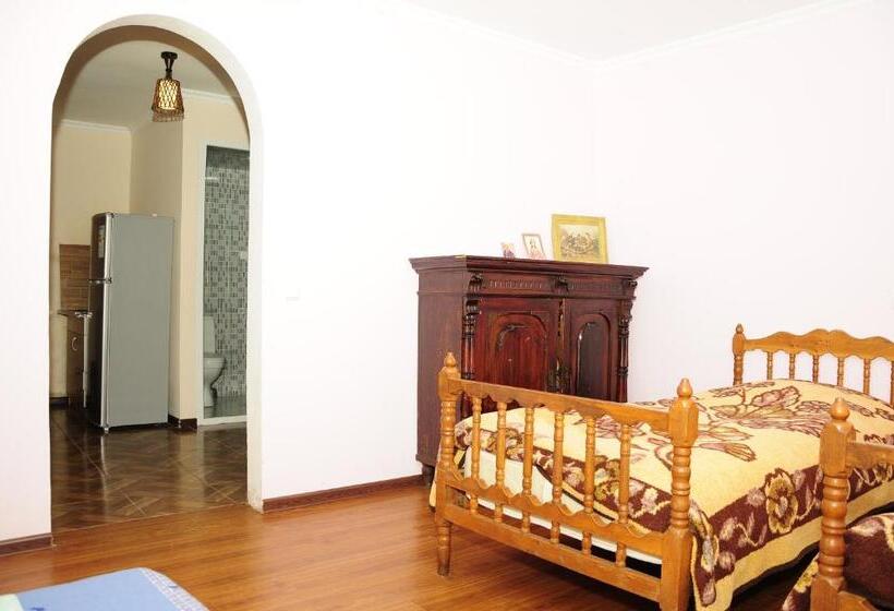 اتاق استاندارد چهار تخته, Guest House Fridon