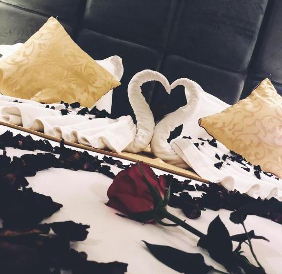 Suite, Qasr Rayana Apart