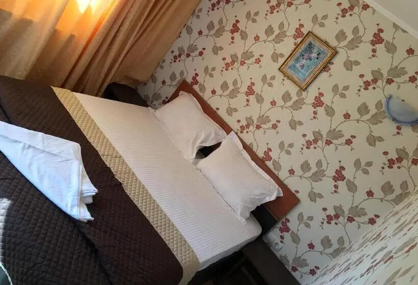 اتاق اکونومی, Hostel Denisa