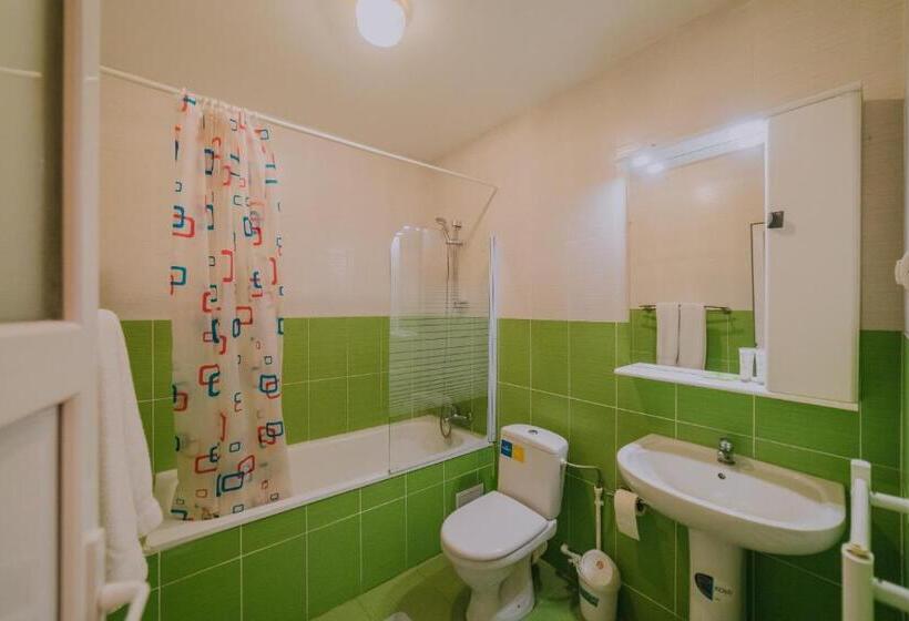 اتاق اکونومی, Hostel Denisa