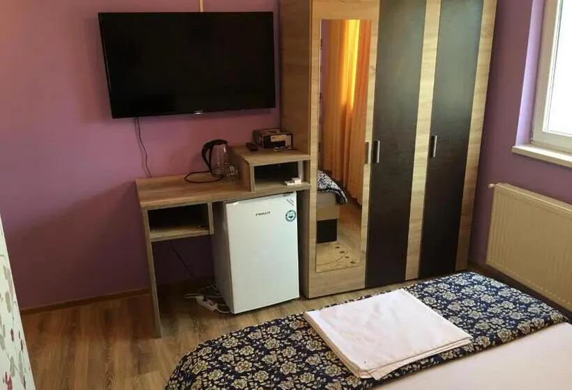 اتاق اکونومی, Hostel Denisa