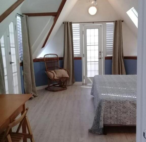 اتاق استاندارد, Trinidad Gingerbread House