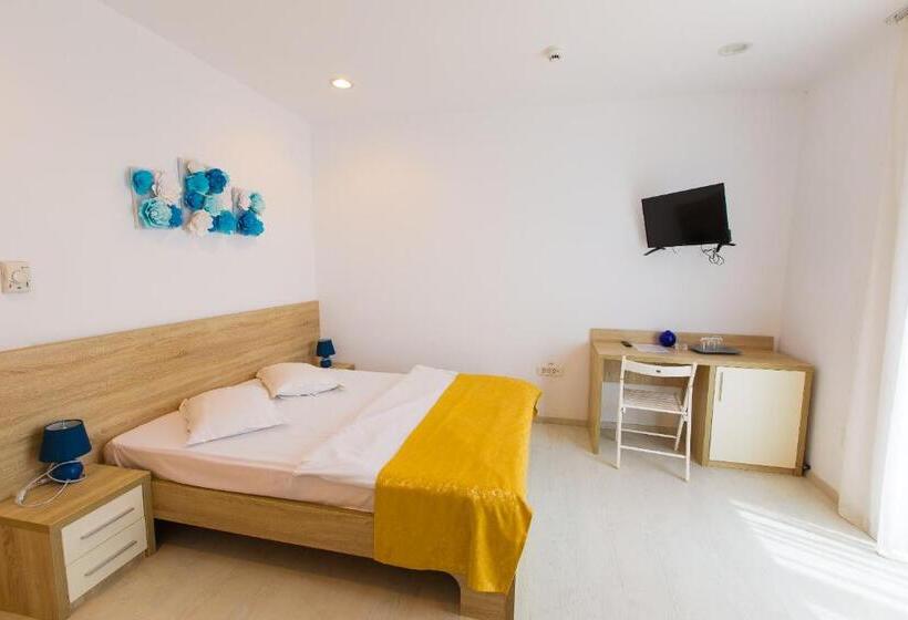 Deluxerum Delvis Havsutsikt, Blumarine