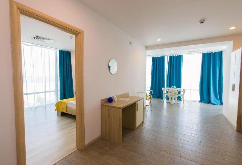 1 Sovrums Lägenhet Havsutsikt, Blumarine