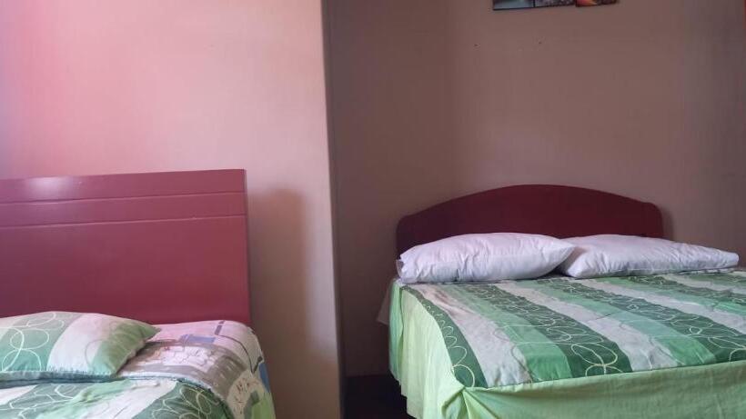اتاق خانوادگی, Hostal Aventura
