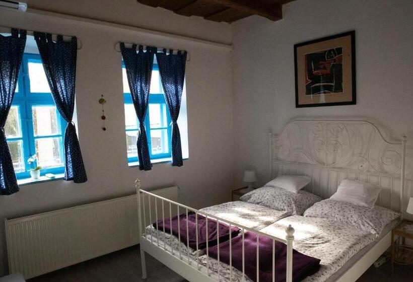 غرفة قياسية لذوى الاحتياجات الخاصة, Kékfestő Vendégház