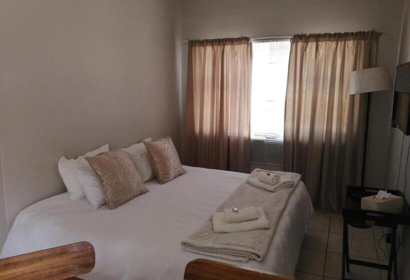 דירת חדר, Swartberg Guest House