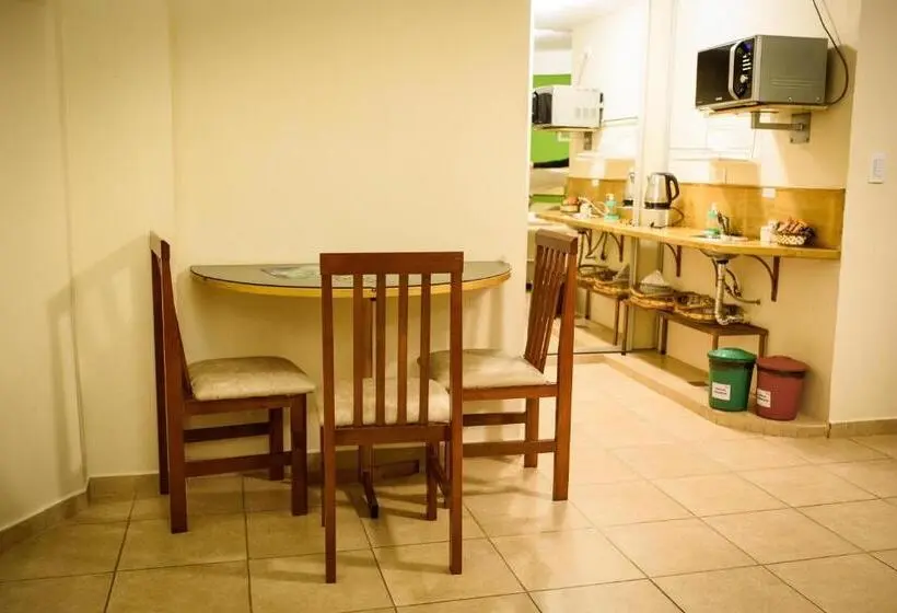 Standard Kolmen Hengen Huone, Avemar Apart