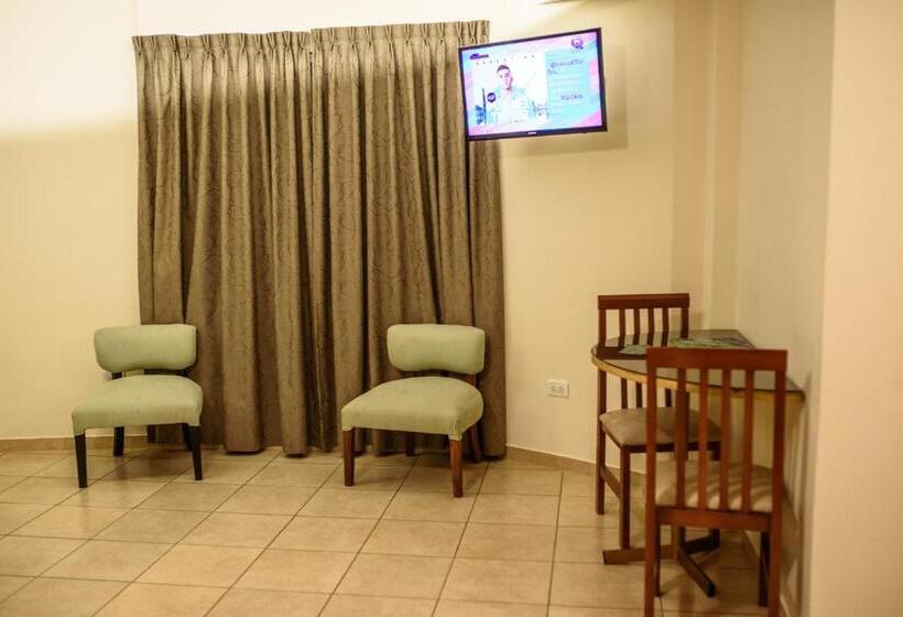 スーペリアの４人部屋, Avemar Apart