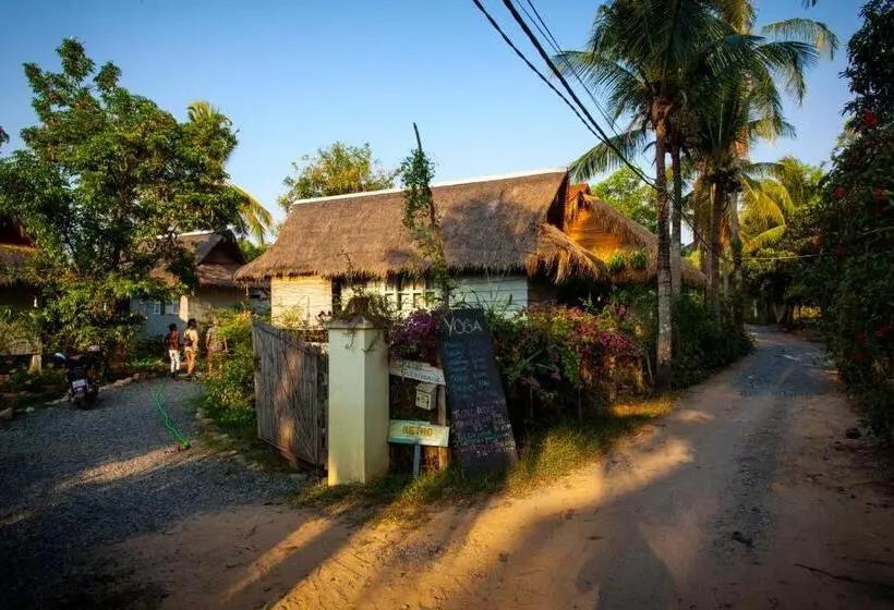 بنگله خانوادگی, Retro Kampot Guesthouse