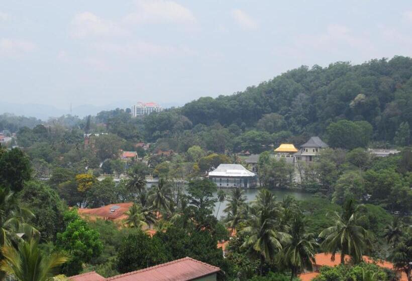 スイート（家族用）, Expeditor Kandy