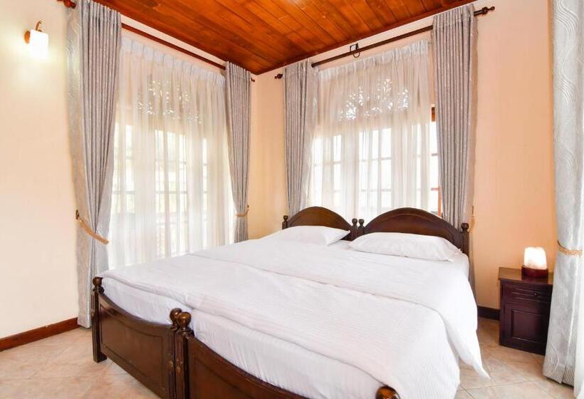 スイート（家族用）, Expeditor Kandy