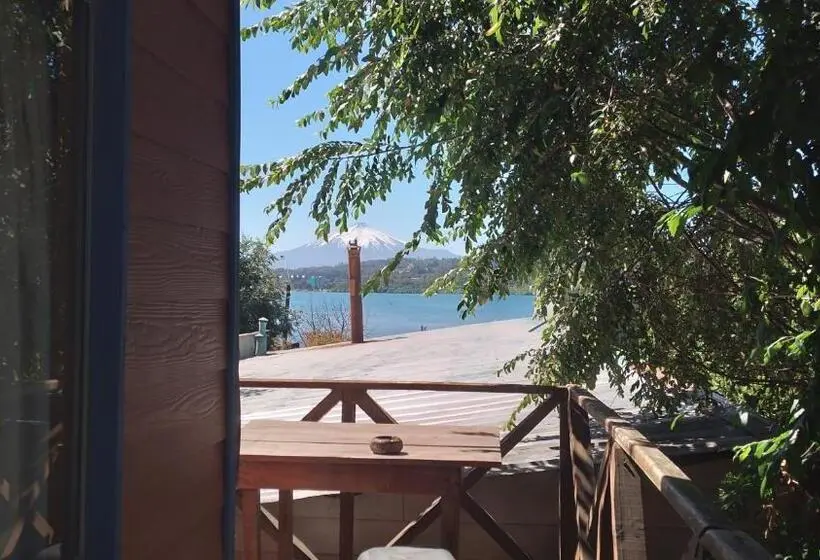اتاق استاندارد با چشم‌انداز دریاچه, Volcano & Lake Family Hostel