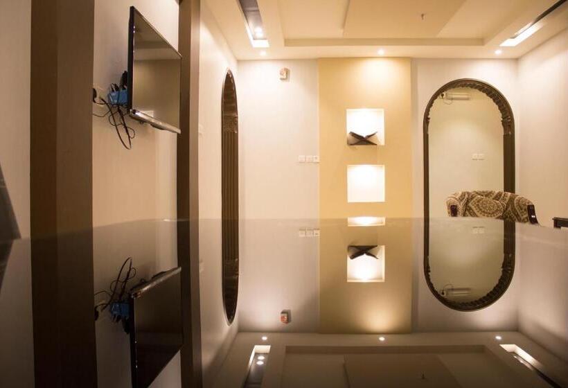 דירת שני חדרים, Dosh