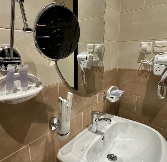 דירת חדר, Dosh