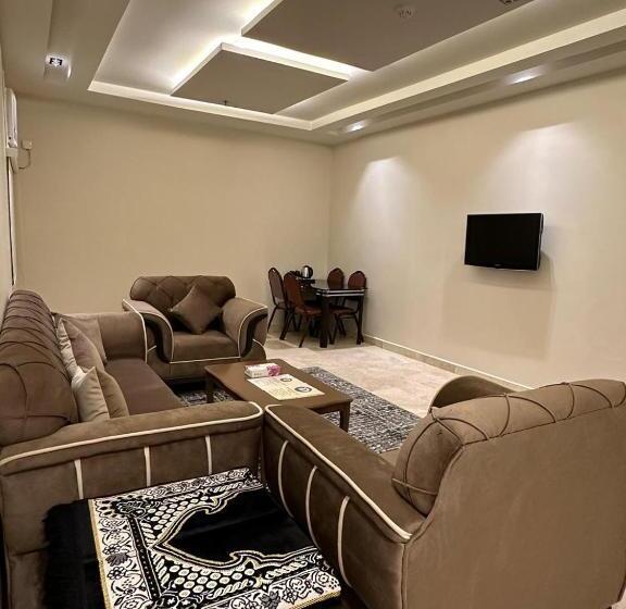 דירת שני חדרים, Dosh