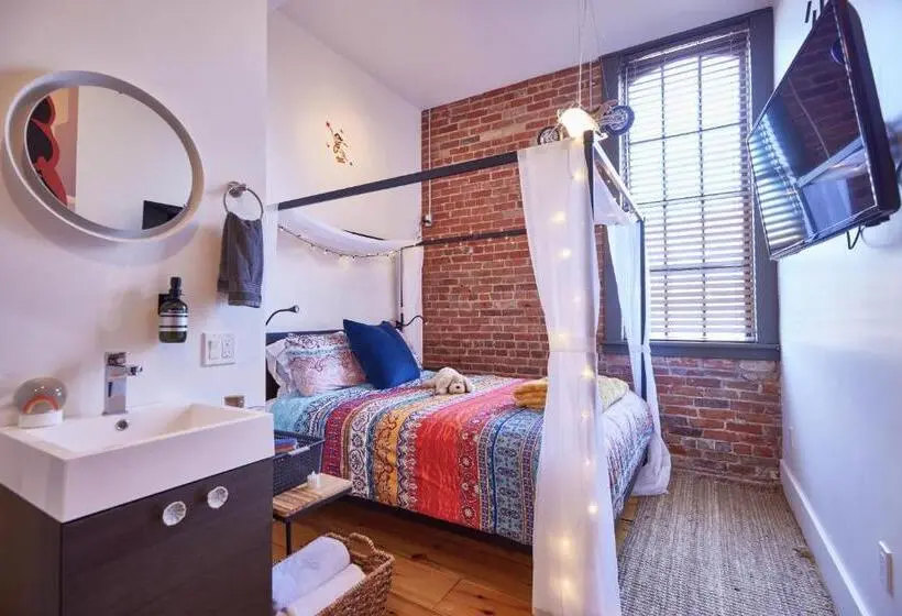 اتاق استاندارد چهار تخته, Edison S Inn And The Perth County Inn   2 Beautiful Boutique Inns On The Same Block