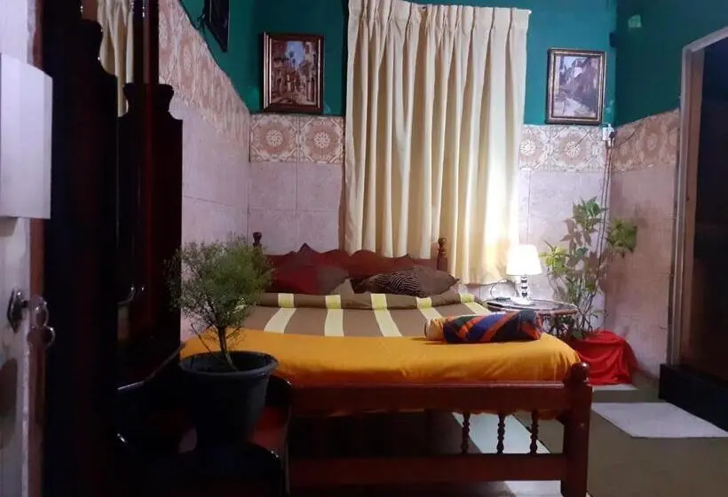 Economy-huone, Cool Land Hot Hut Rooms & Restaurant