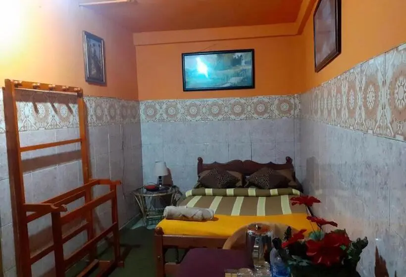 Economy-huone, Cool Land Hot Hut Rooms & Restaurant