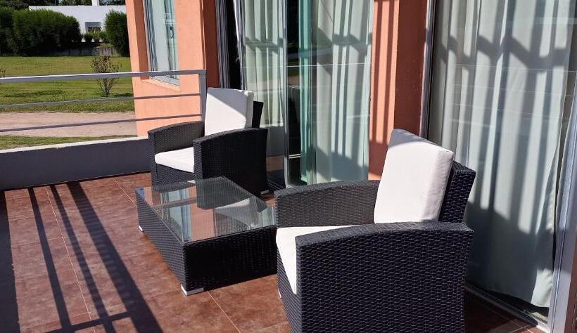 استودیو خانوادگی, Lomas Del Real Apart