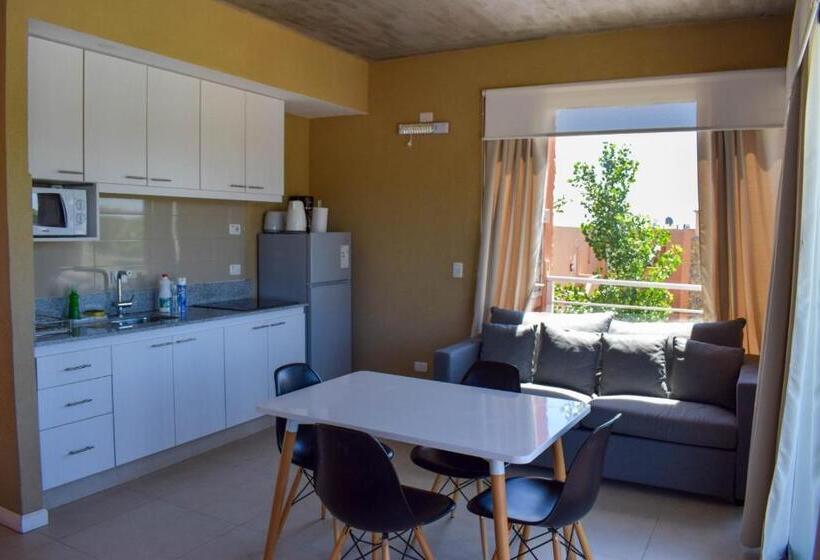 استودیو خانوادگی, Lomas Del Real Apart