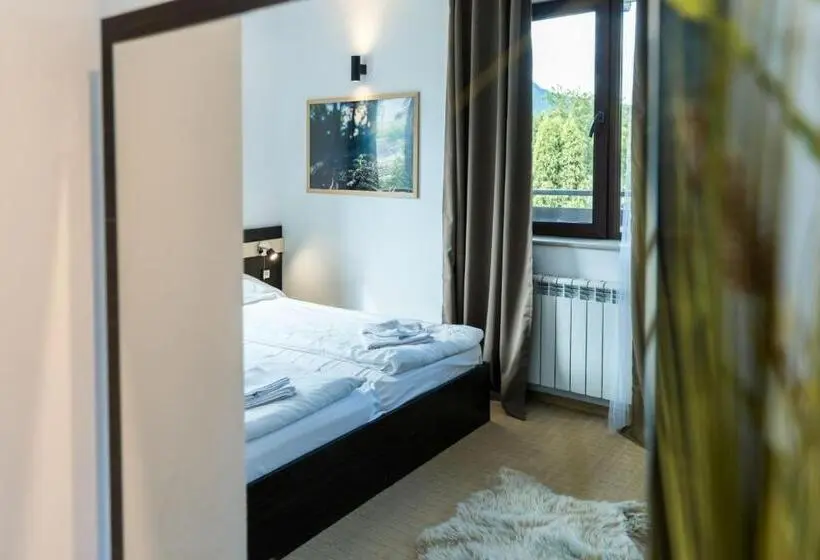 バルコニー付きスタンダードルーム, Kadiyata Guest House