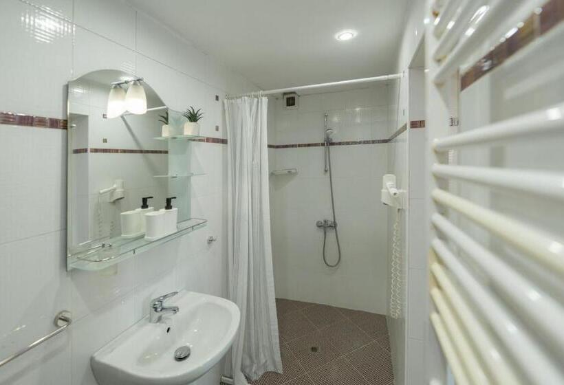 패밀리 스위트, Kadiyata Guest House