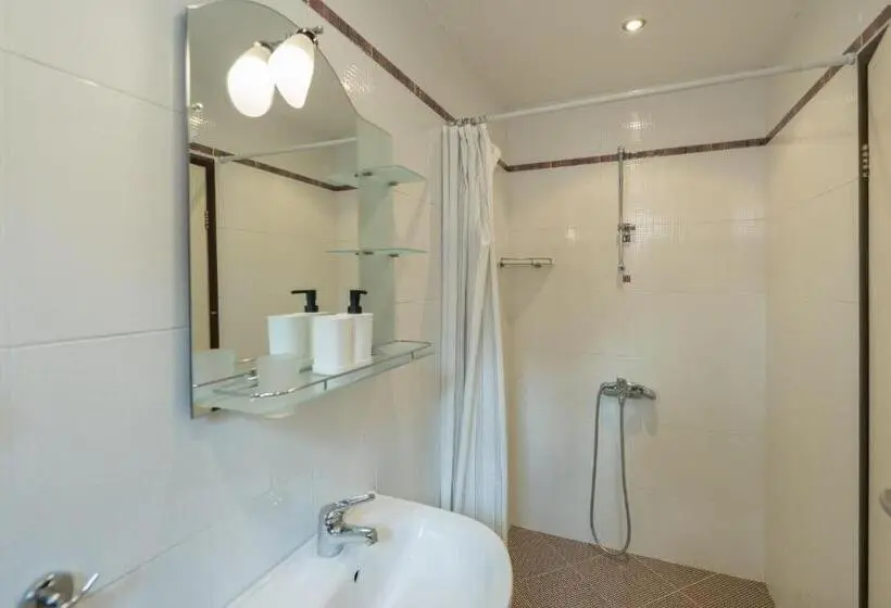 スタンダードルーム, Kadiyata Guest House