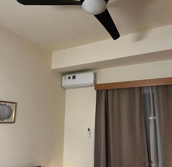 استودیو استاندارد با بالکن, Xanthis Hostel Nicosia City Centre