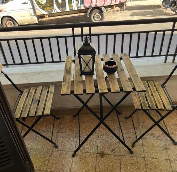 استودیو استاندارد با بالکن, Xanthis Hostel Nicosia City Centre