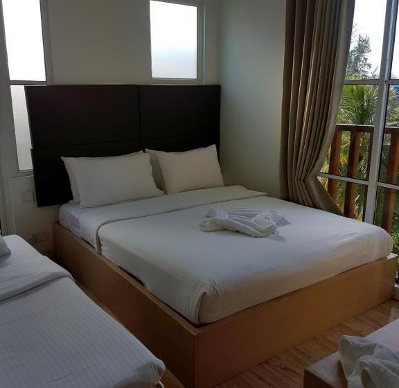 اتاق لوکس سه تخته, Express Inn At Hulhumale