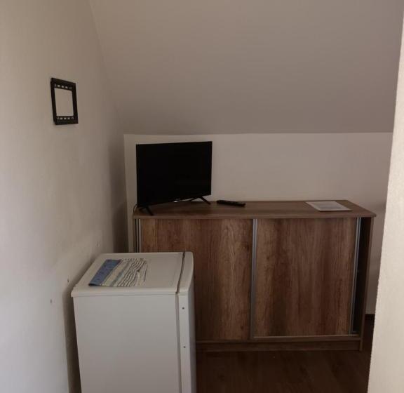 اتاق استاندارد یک نفره, Vila Pavlínka , Apartmány Losiny