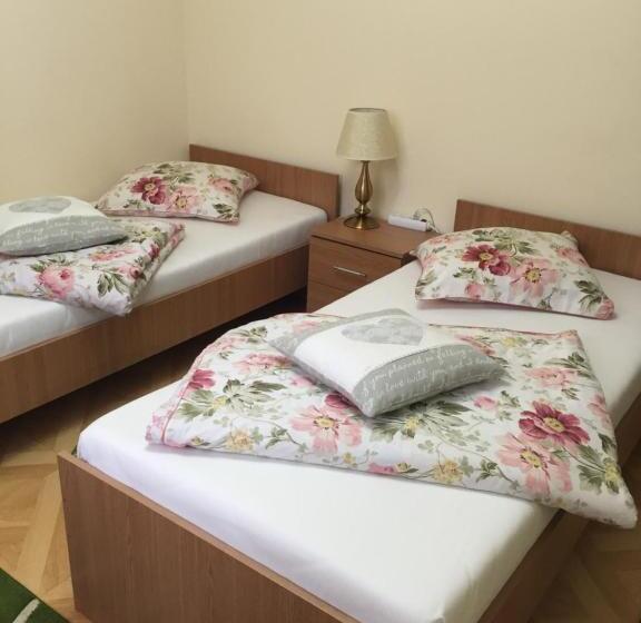 غرفة قياسية, Casa Belazur