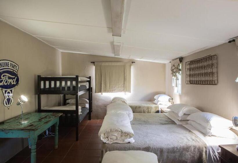 בית, חדר שינה 1, Lavender Trout Guest Farm