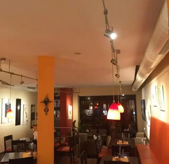 ファミリールーム, Kunstcafe Rooms