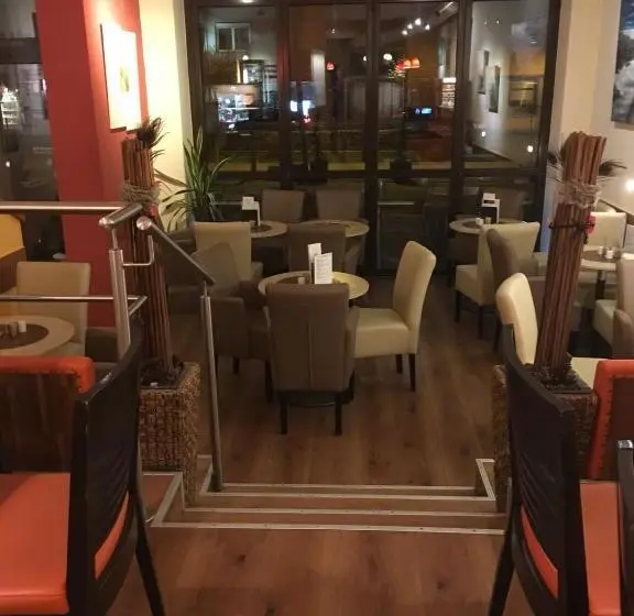 ファミリールーム, Kunstcafe Rooms