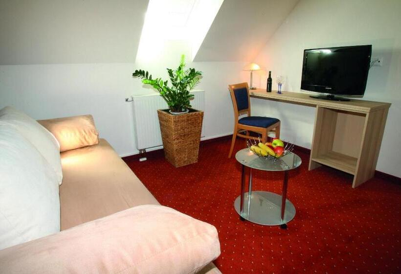 חדר משפחתי, Kunstcafe Rooms