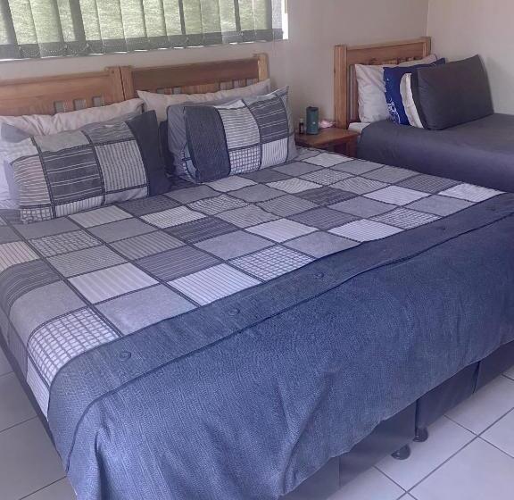 غرفة عائلية, Acquila Guest House