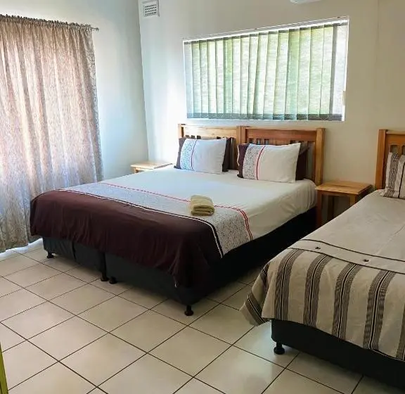 اتاق خانوادگی, Acquila Guest House