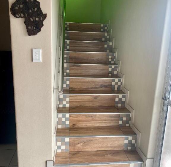 패밀리 룸, Acquila Guest House