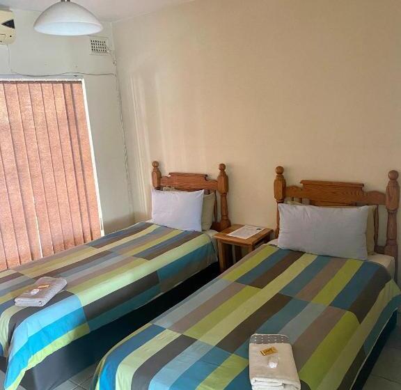 Семейный Номер, Acquila Guest House